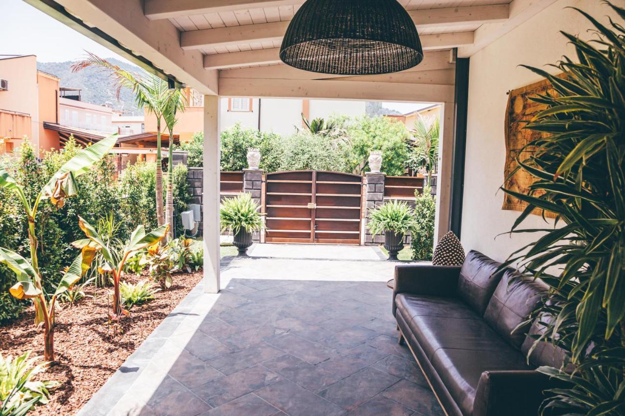 Eksotika Bed & Breakfast โอลิเวริ ภายนอก รูปภาพ