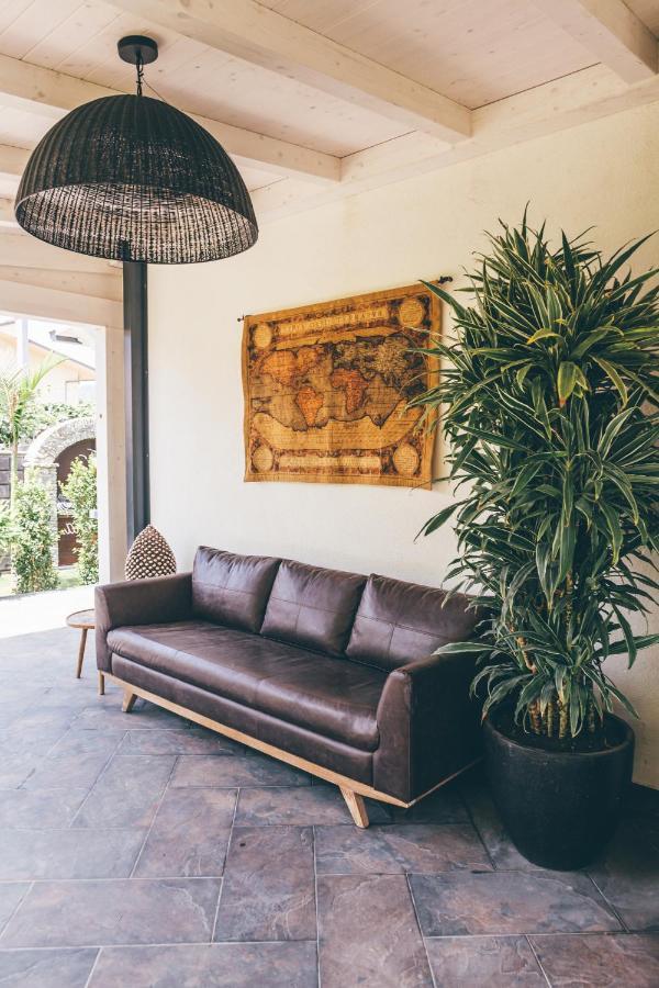 Eksotika Bed & Breakfast โอลิเวริ ภายนอก รูปภาพ