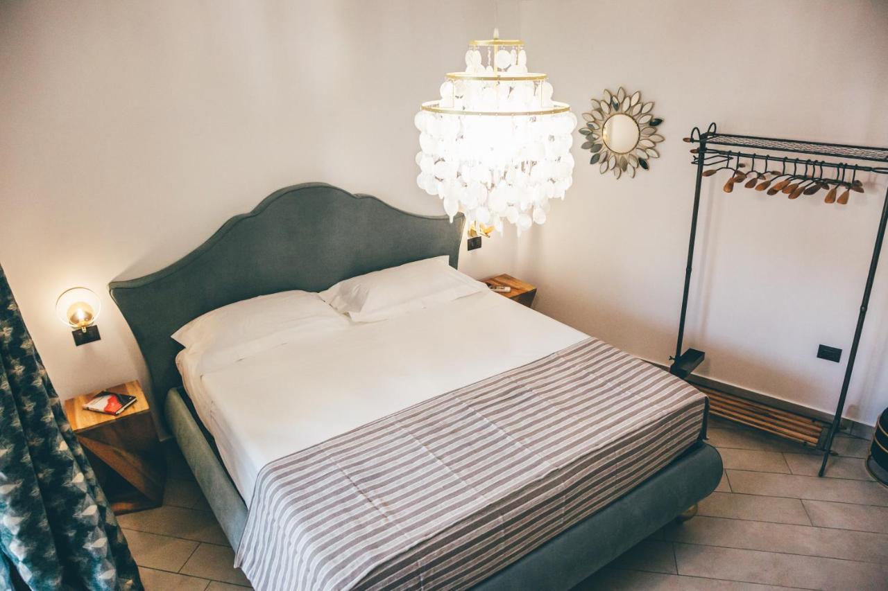 Eksotika Bed & Breakfast โอลิเวริ ภายนอก รูปภาพ