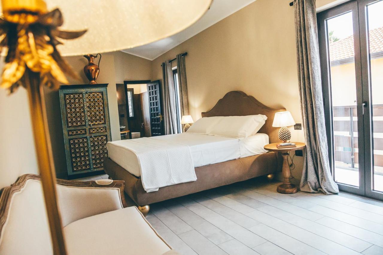 Eksotika Bed & Breakfast โอลิเวริ ภายนอก รูปภาพ