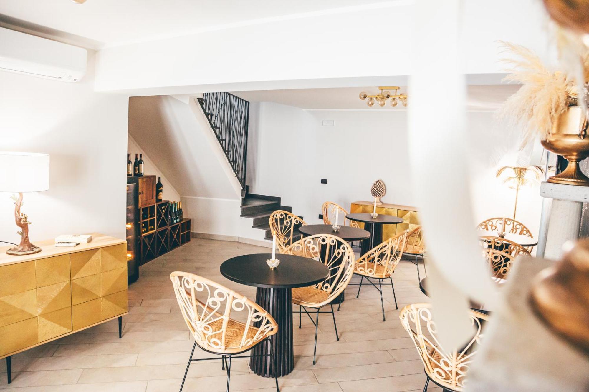 Eksotika Bed & Breakfast โอลิเวริ ภายนอก รูปภาพ