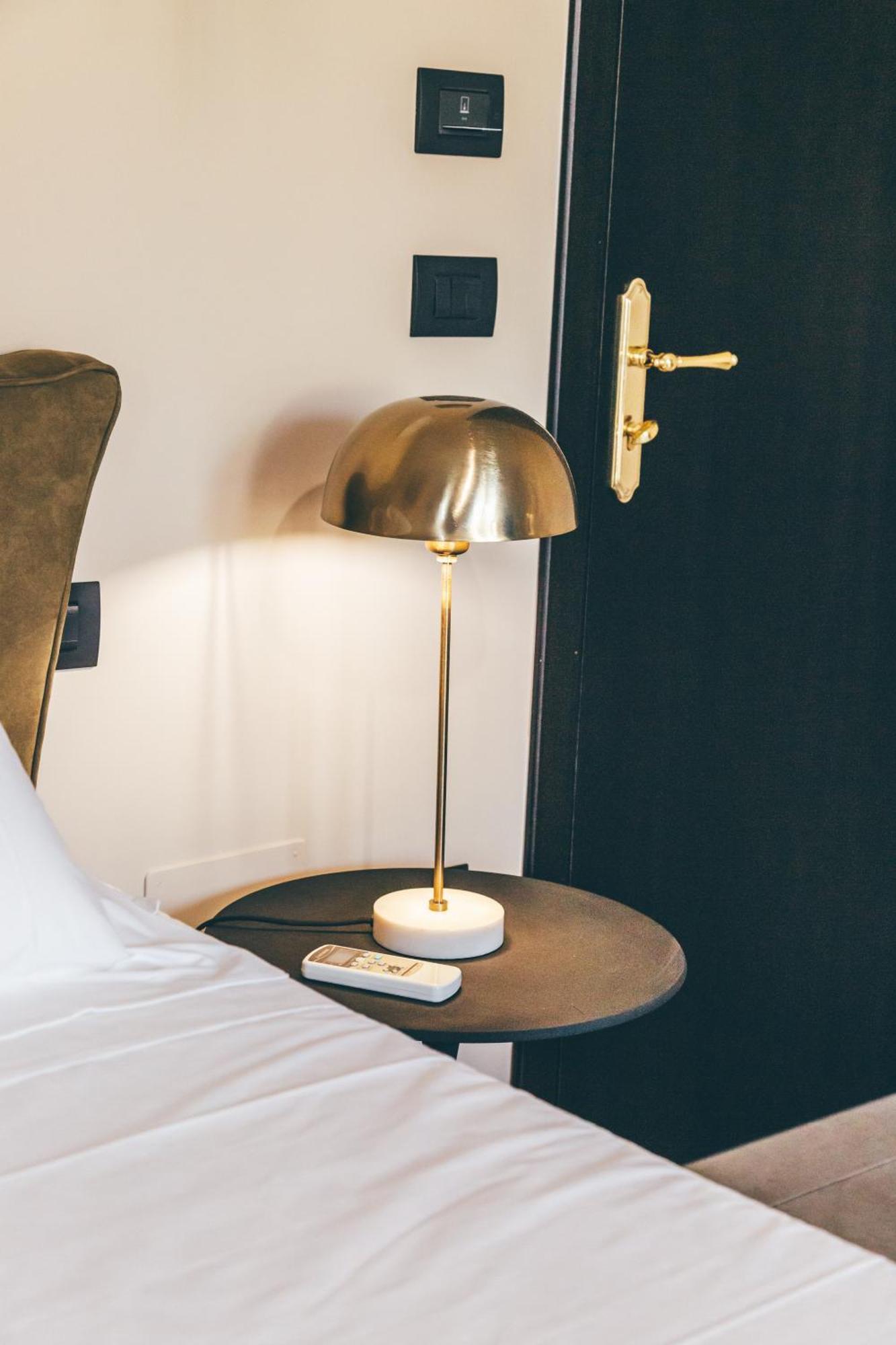 Eksotika Bed & Breakfast โอลิเวริ ภายนอก รูปภาพ
